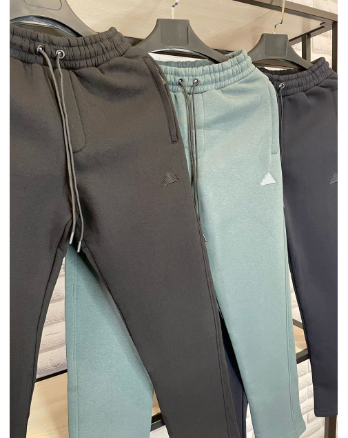 Спортивные штаны adidas теплые прямые Спортивные штаны adidas теплые прямые