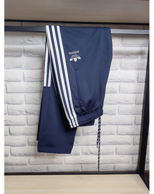 Костюм adidas строгий лакоста белый Костюм adidas строгий лакоста белый