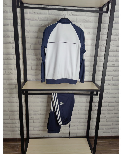 Костюм adidas строгий лакоста белый Костюм adidas строгий лакоста белый