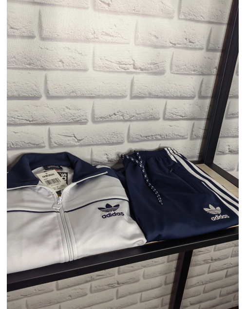 Костюм adidas строгий лакоста белый Костюм adidas строгий лакоста белый