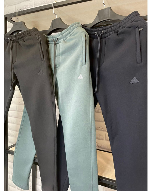 Спортивные штаны adidas теплые прямые Спортивные штаны adidas теплые прямые