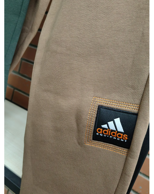 Спортивные штаны теплые adidas equipment Спортивные штаны теплые adidas equipment