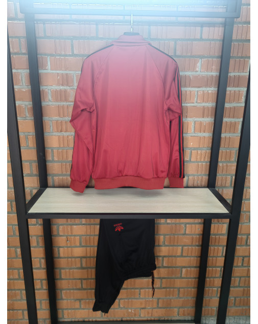 Костюм спортивный adidas строгий на манжете Костюм спортивный adidas строгий на манжете