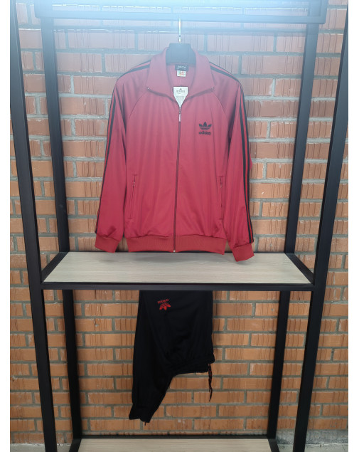 Костюм спортивный adidas строгий на манжете Костюм спортивный adidas строгий на манжете